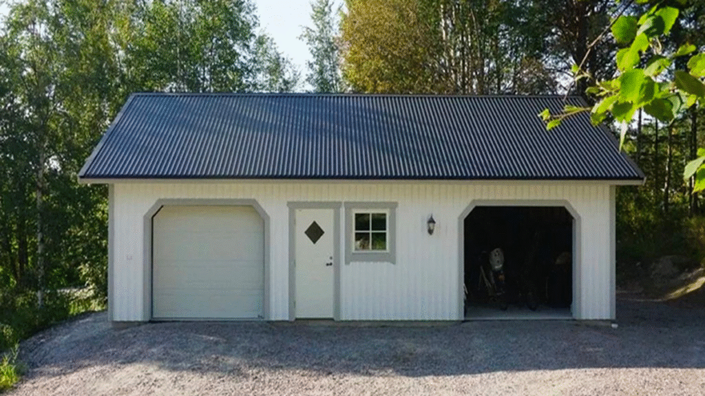 garage med förrådsdel
